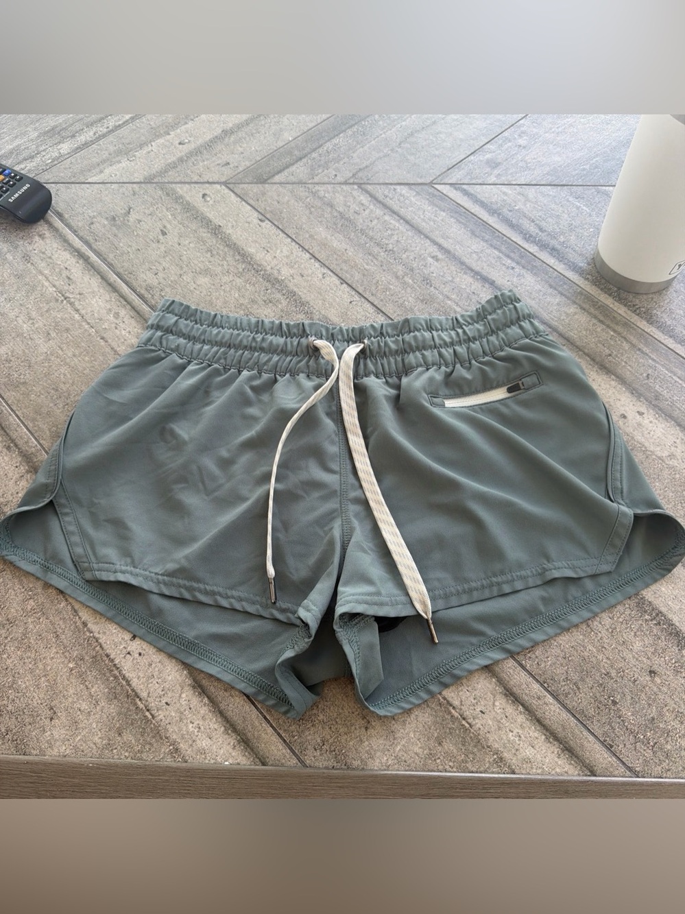 Vuori clementine Active Drawstring Shorts